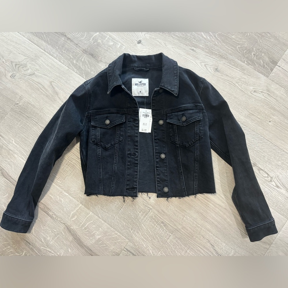 Women’s black jean Hollister jacket NWT size Medium